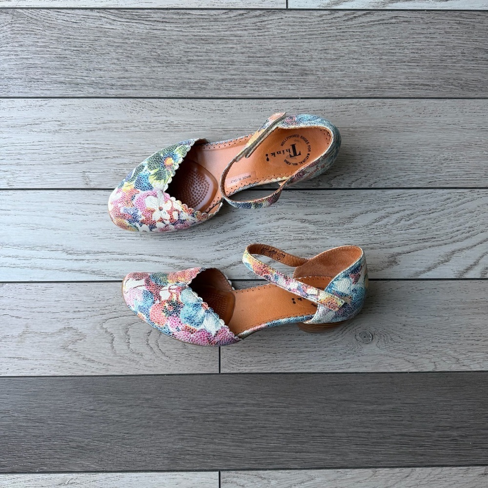 Think! Leather Floral Multi-Color Mary Jane Heels Scalloped Edge size 37
